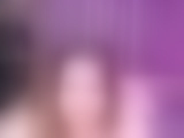 Live sex webcam photo for LittleNicolee #294040576