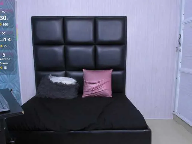 Live sex webcam photo for LittleParker #291340710