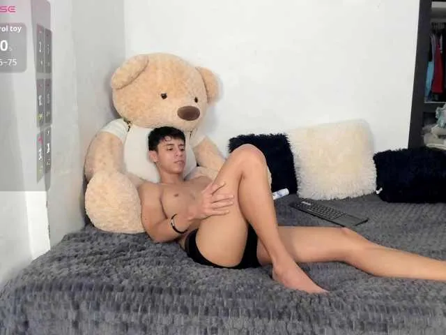 Live sex webcam photo for LittleParker #291811514