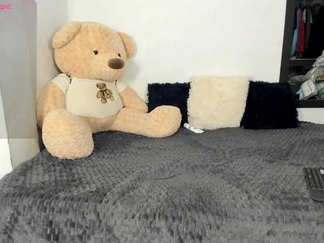 Live sex webcam photo for LittleParker #291818370