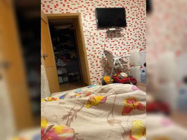 Live sex webcam photo for LittlePie #273428992