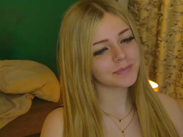 Live sex webcam photo for LittlePoem #291374714