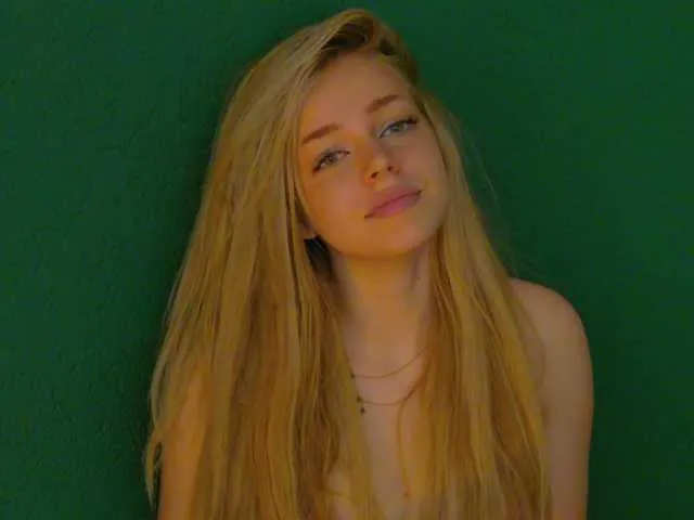 Live sex webcam photo for LittlePoem #291632020