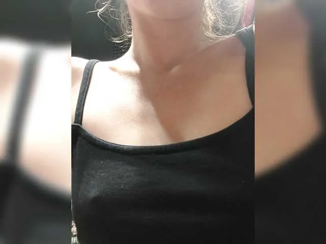 Live sex webcam photo for LittleSammy #293437534