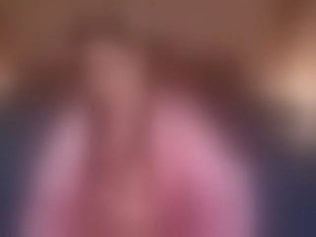 Live sex webcam photo for LittleShyy #293561255