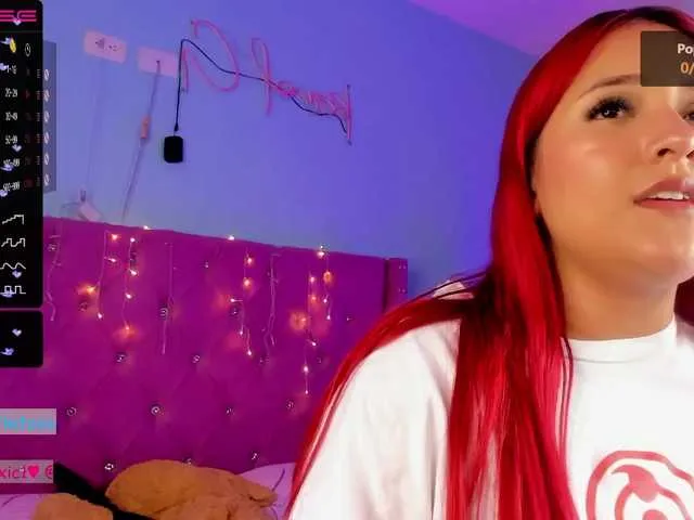 Live sex webcam photo for LittleToxic #273821397