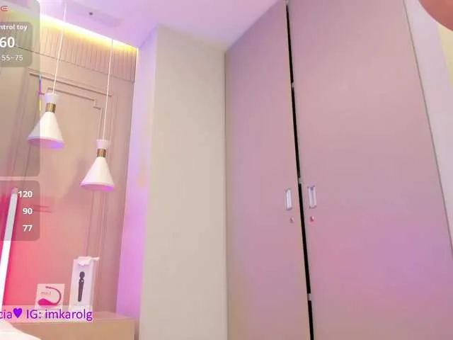 Live sex webcam photo for LittleToxic #291889470