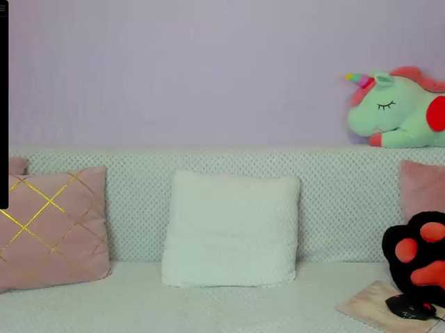 Live sex webcam photo for LittleeCherry #276301585