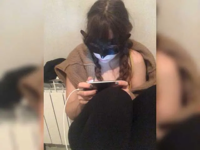 Live sex webcam photo for Littlegirl21 #271780733