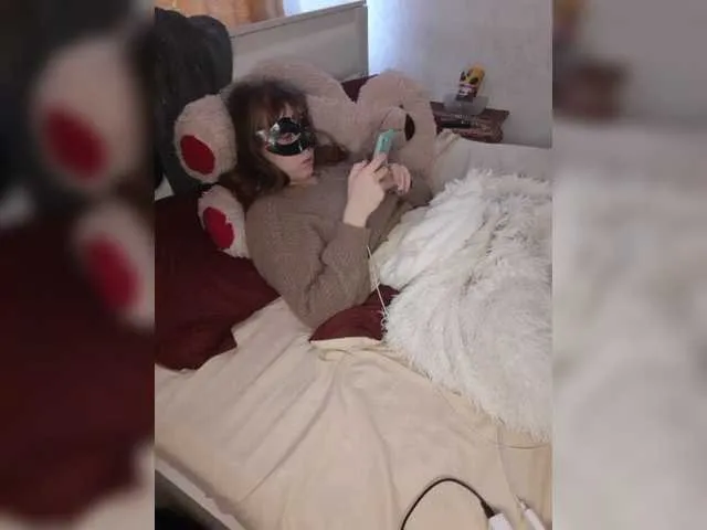 Live sex webcam photo for Littlegirl21 #272396063