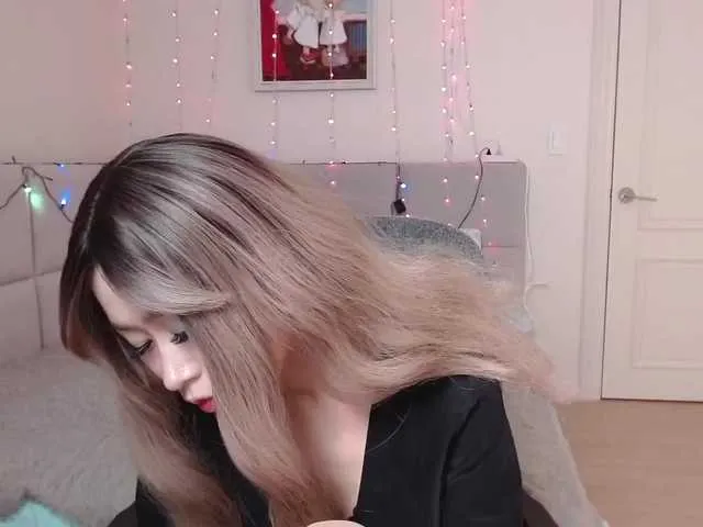 Live sex webcam photo for LiuSeon #272294560