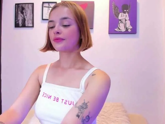 Live sex webcam photo for LiveMillicent #274600842