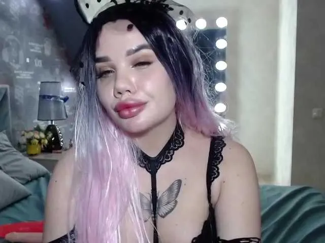 Live sex webcam photo for LiyaMensi #273130236