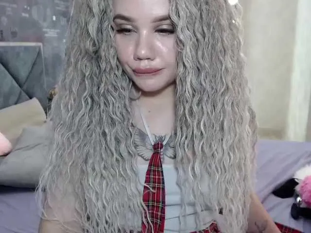Live sex webcam photo for LiyaMensi #273349220