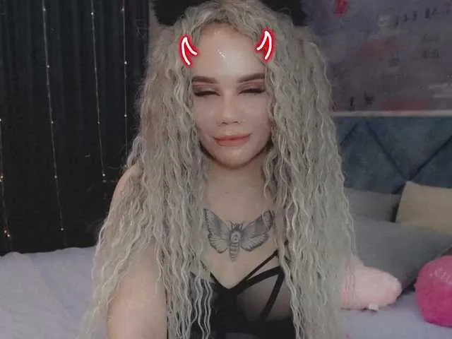 Live sex webcam photo for LiyaMensi #273372449