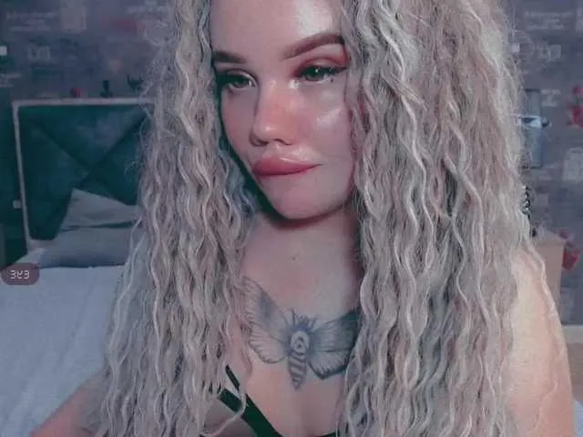 Live sex webcam photo for LiyaMensi #273475915