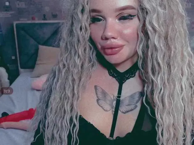 Live sex webcam photo for LiyaMensi #273505455