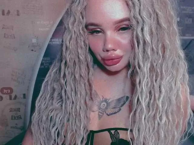 Live sex webcam photo for LiyaMensi #273583378