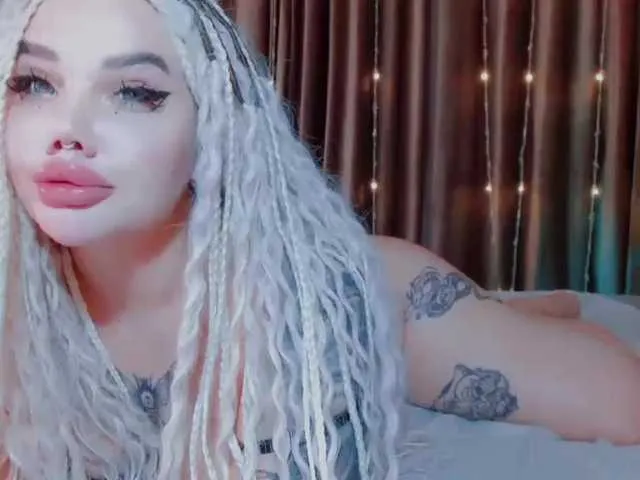 Live sex webcam photo for LiyaMensi #276534220