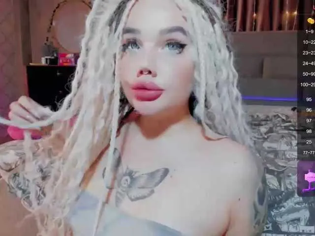 Live sex webcam photo for LiyaMensi #276631749