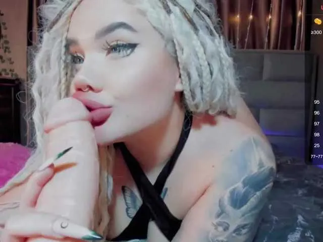 Live sex webcam photo for LiyaMensi #276650674