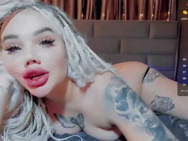 Live sex webcam photo for LiyaMensi #276664995