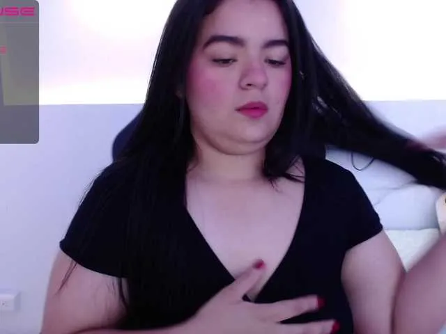 Live sex webcam photo for Liz-Lucero #275646793