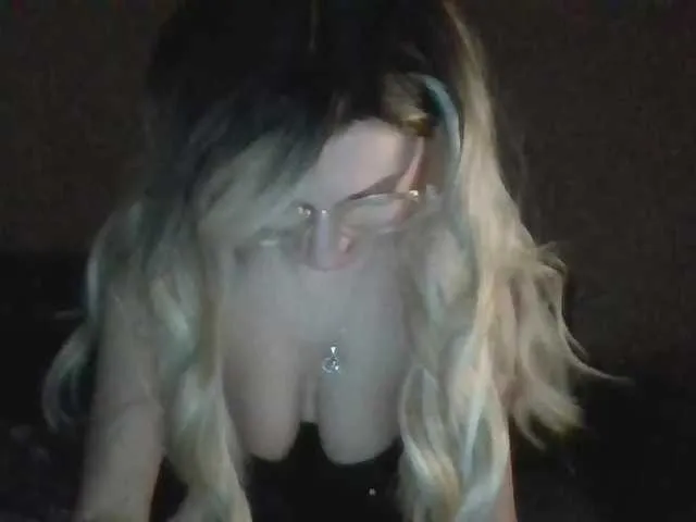 Live sex webcam photo for LizBetty #290284145