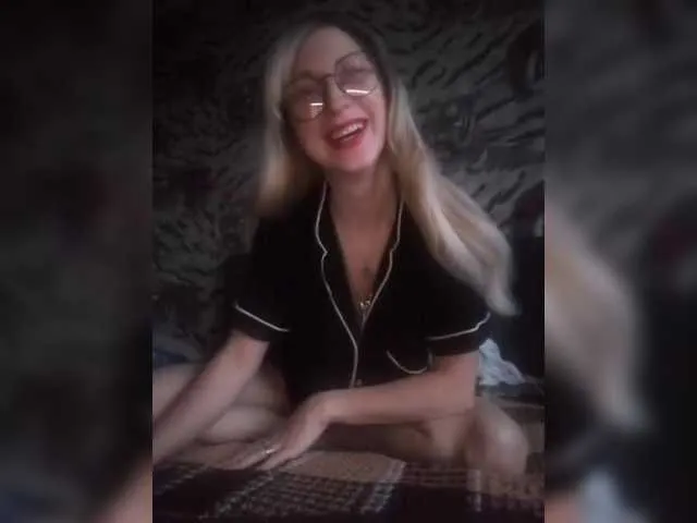 Live sex webcam photo for LizBetty #291287403