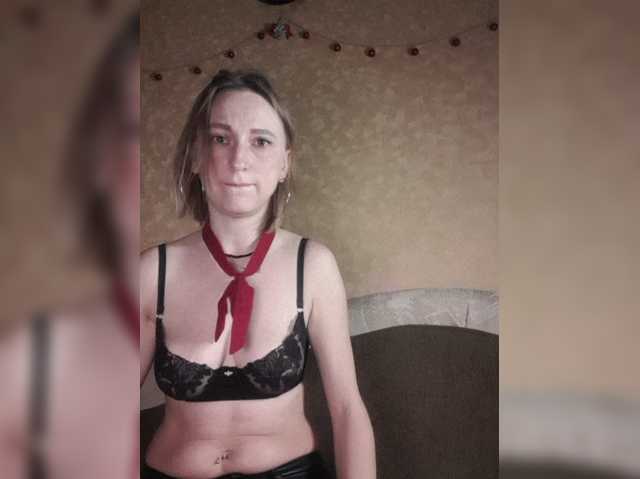 Live sex webcam photo for LizBetty #294336940