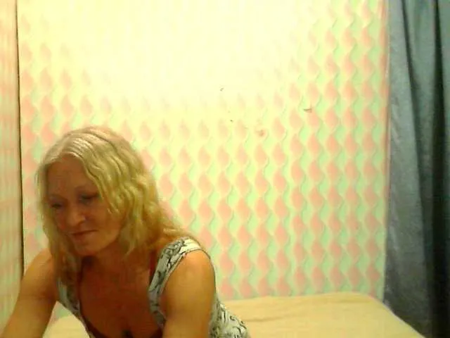 Live sex webcam photo for LizSage #272103355