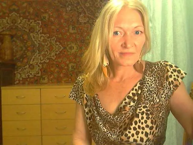 Live sex webcam photo for LizSage #272452838