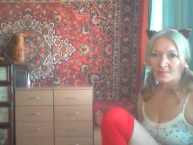 Live sex webcam photo for LizSage #272561873