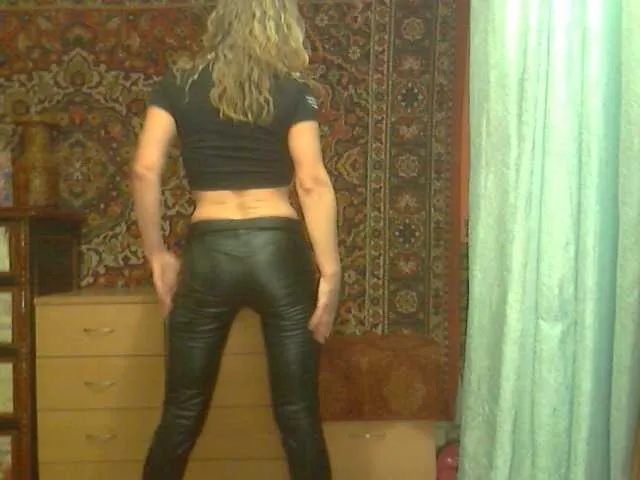 Live sex webcam photo for LizSage #272633795