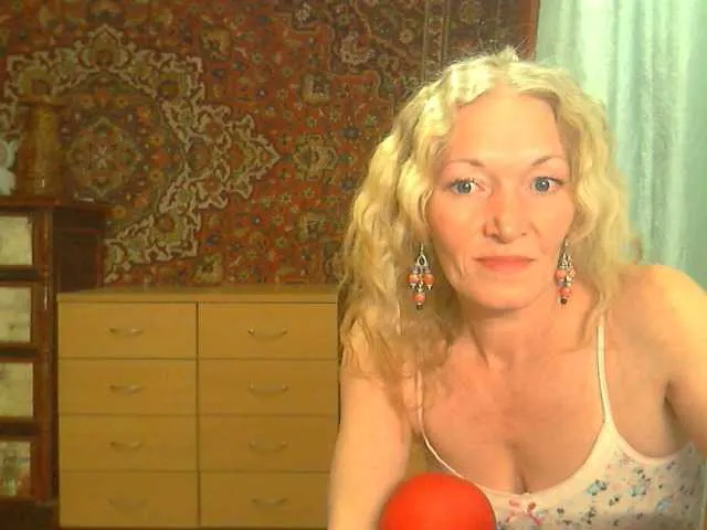 Live sex webcam photo for LizSage #272665063