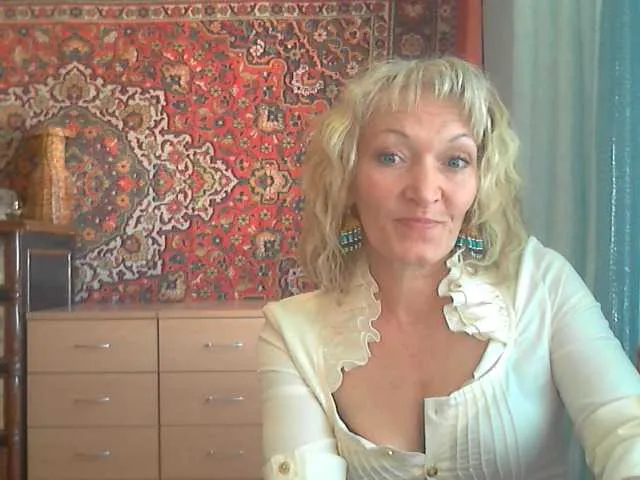 Live sex webcam photo for LizSage #272809184