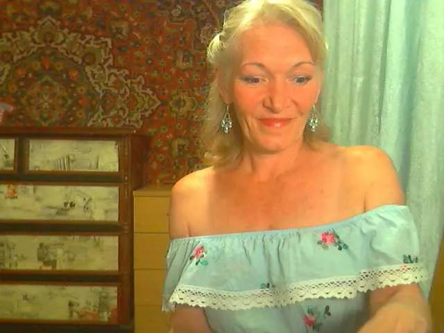 Live sex webcam photo for LizSage #273528536