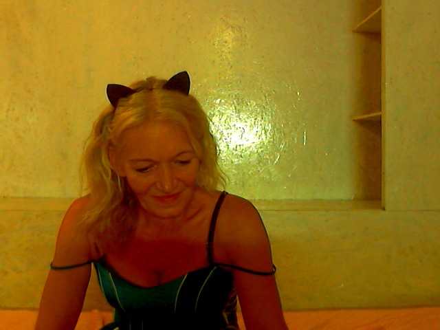 Live sex webcam photo for LizSage #274302802