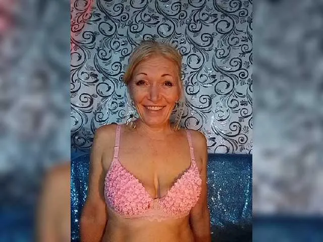 Live sex webcam photo for LizSage #276653691