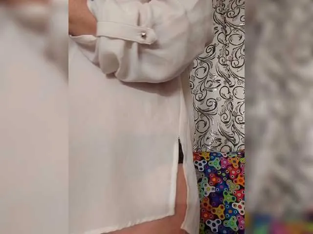 Live sex webcam photo for LizSage #277664961