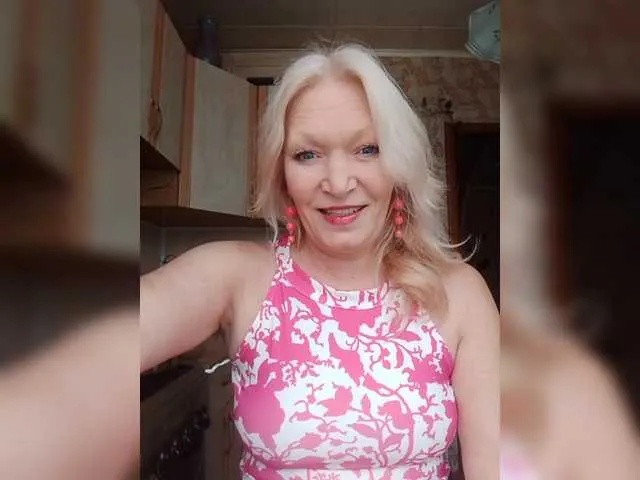 Live sex webcam photo for LizSage #290175904