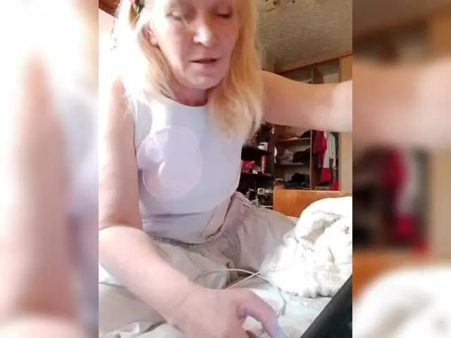 Live sex webcam photo for LizSage #291021836