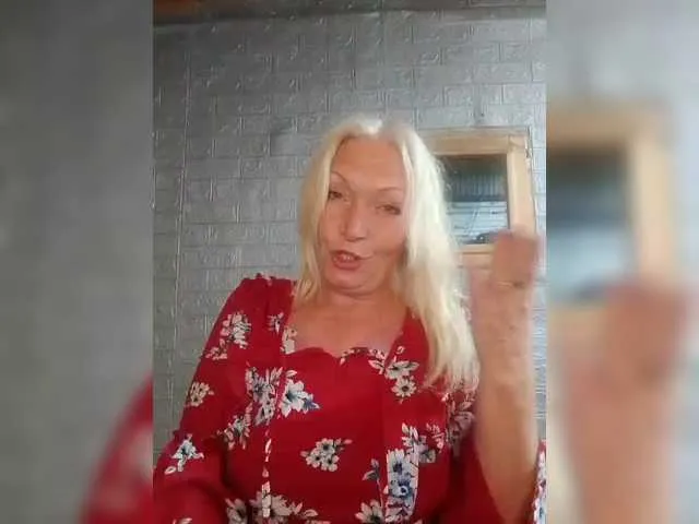 Live sex webcam photo for LizSage #291361716