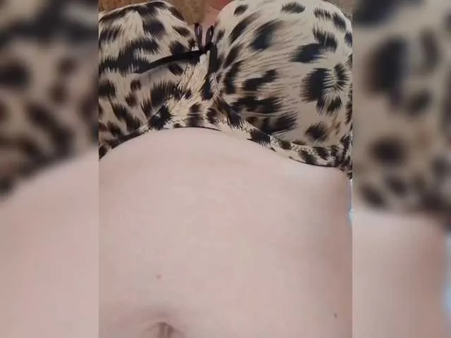 Live sex webcam photo for LizSage #291641800