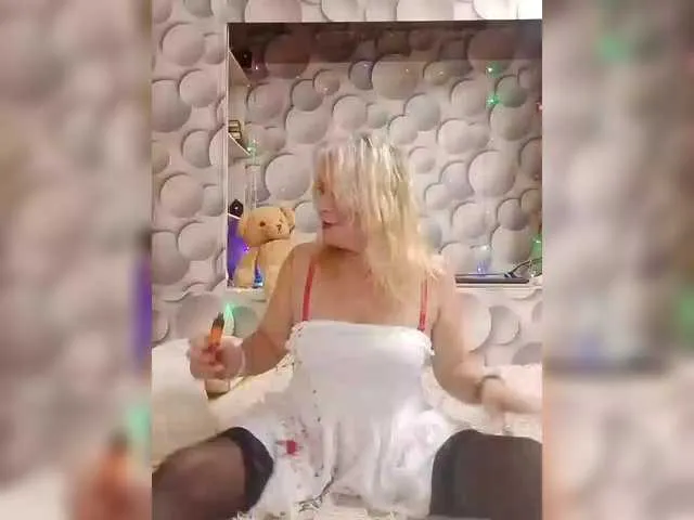 Live sex webcam photo for LizSage #291915572