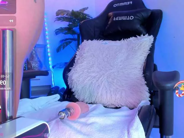 Live sex webcam photo for LizSheibaum #290935033