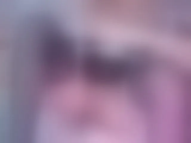 Live sex webcam photo for LizSheibaum #292924468