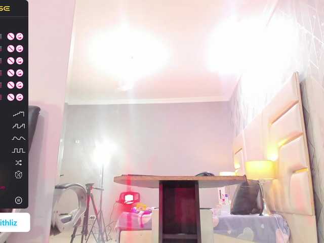 Live sex webcam photo for LizSmiith1 #276118794