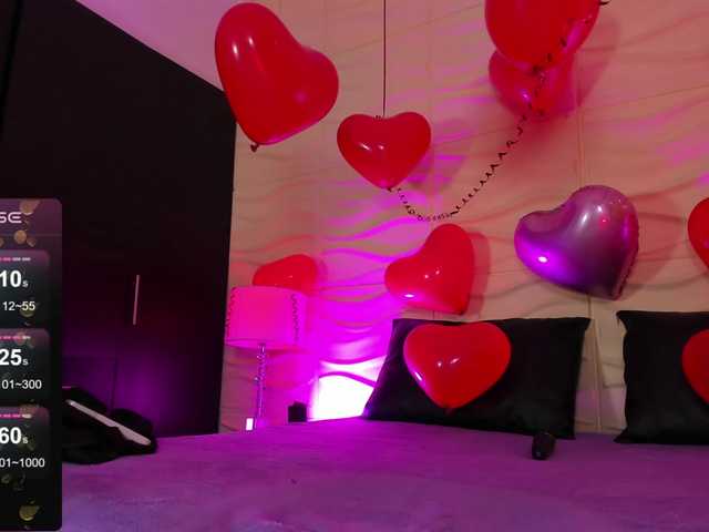 Live sex webcam photo for LizSmiith1 #277336631