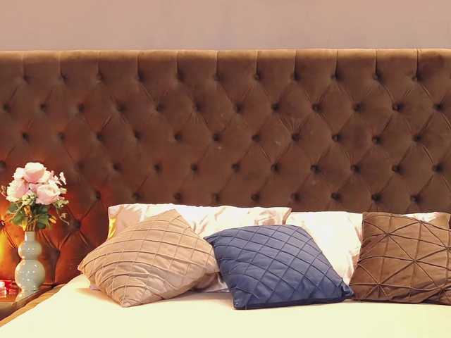 Live sex webcam photo for LizSomerset #276025761